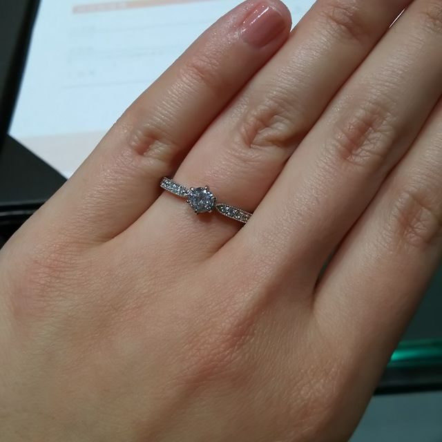 【アイプリモ(I-PRIMO)の口コミ】 アンティーク調でとてもおしゃれなデザインだと思いました。ミル打ちが特…