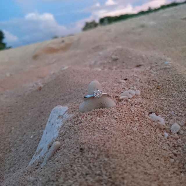 【BRILLIANCE+(ブリリアンスプラス)の口コミ】 リング枠はほどよいボリュームで、シンプルなものを探していました。ダイ…