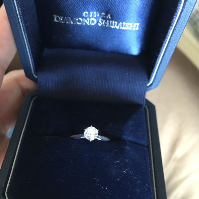 【銀座ダイヤモンドシライシの口コミ】 色々な店で色々タイプの指輪を試して、一番指がすっきり見える形が、エッ…