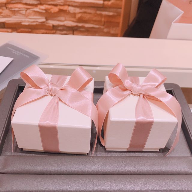 【アイプリモ(I-PRIMO)の口コミ】 細かなダイヤがライン状に入っていてとてもキラキラして綺麗でした。控え…