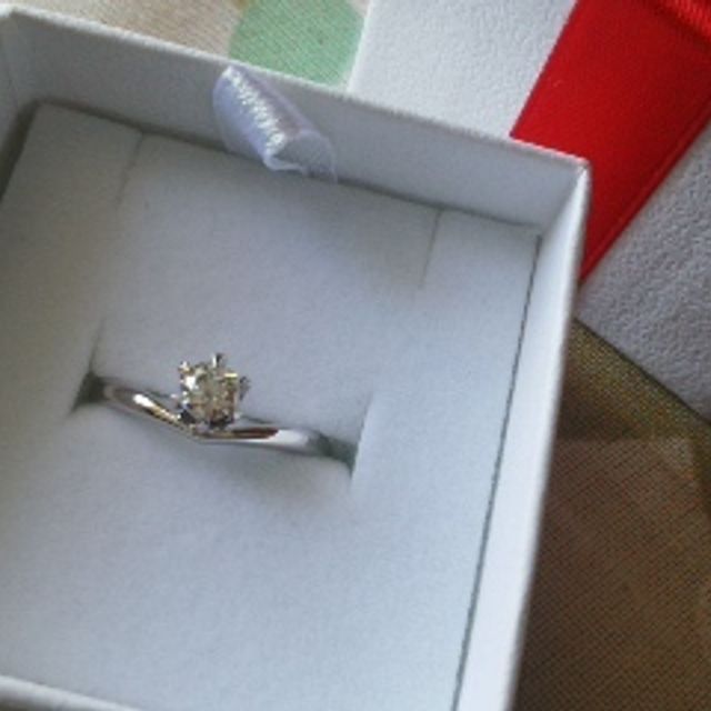 【TANZO.(鍛造指輪)の口コミ】 婚約指輪に憧れがありましたが、どんなデザインが良いかイメージがなく、…