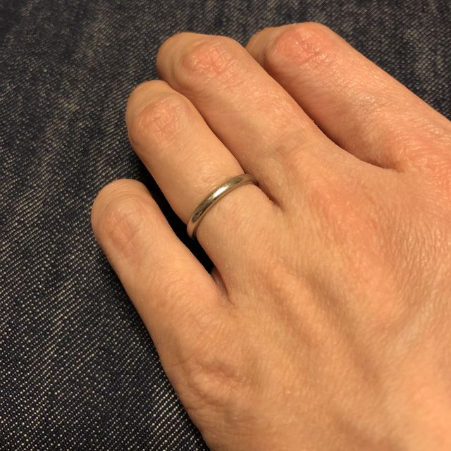 【カルティエ(Cartier)の口コミ】 石なしのシンプルで1番細いプラチナが希望でした。薬指が細く、ピンキーリ…