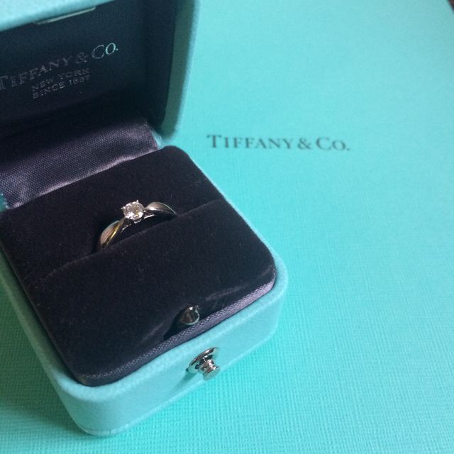【ティファニー(Tiffany & Co.)の口コミ】 婚約指輪といえばTiffany！王道の形！
流行りものではなく、おばあちゃん…