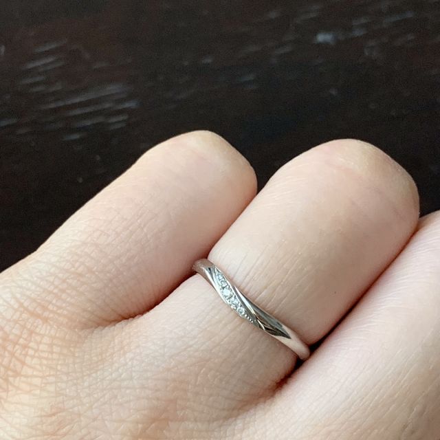 【I's stone(アイズストーン)の口コミ】 自分の好みのデザインで、斜めにダイヤモンドが入っており、指輪の型がス…