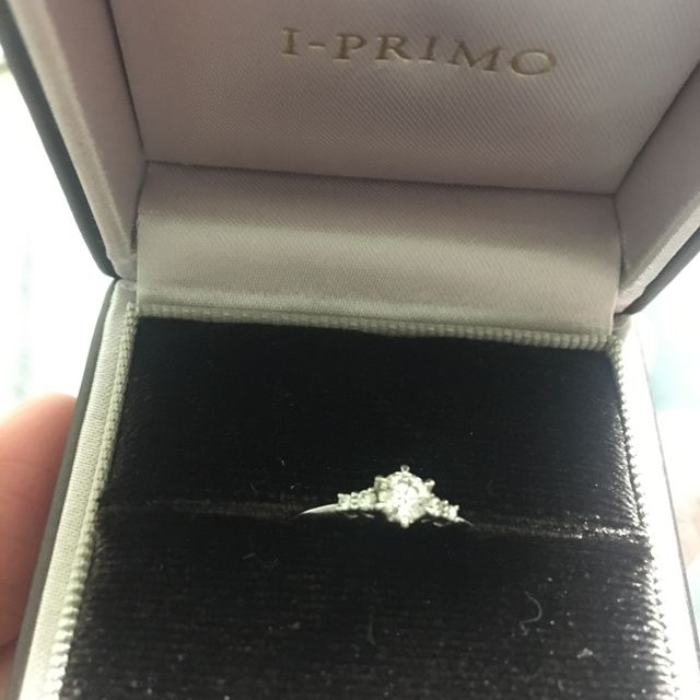 【アイプリモ(I-PRIMO)の口コミ】 主張し過ぎず、日常使いのできるエンゲージリングを探していました。こち…