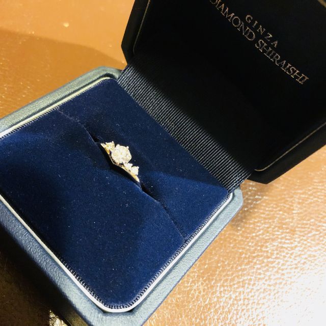 【銀座ダイヤモンドシライシの口コミ】 予算内で、ギリギリの大きさのダイヤを吟味して、色々試してて決めました…