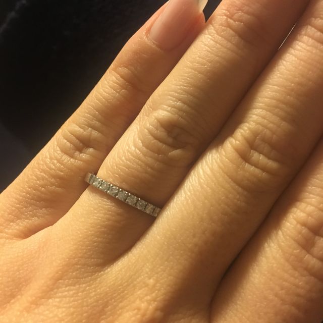 【ラザール ダイヤモンド(LAZARE DIAMOND)の口コミ】 エタニティリングを探していて、好みのデザインがあった。他のブランドで…