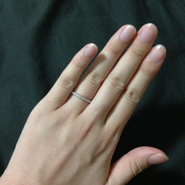 【カルティエ(Cartier)の口コミ】 フルエタニティでどの角度から見てもダイヤで敷きつめられていてライトが…