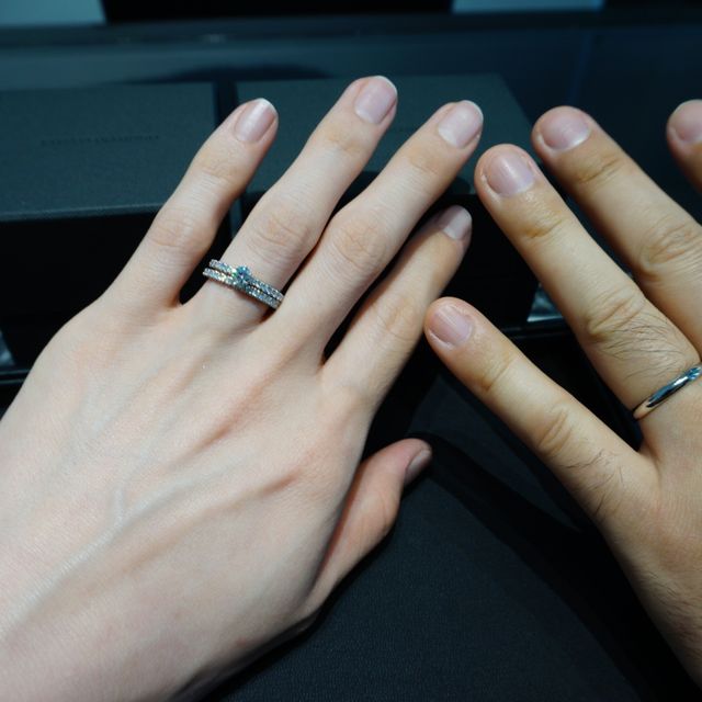 【エクセルコダイヤモンド(EXELCO DIAMOND)の口コミ】 エタニティリングと合わせてウエーブなどではないとてもシンプルなデザイ…