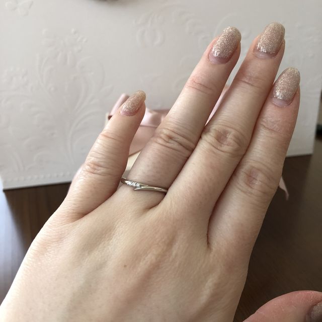 【アイプリモ(I-PRIMO)の口コミ】 とにかく一目惚れしたデザインでした。
この指輪以外にもたくさんつけてみ…