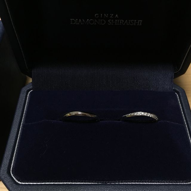 【銀座ダイヤモンドシライシの口コミ】 店舗に行くまでは、なんとなくウェーブでダイヤ入りがいいかな、というイ…