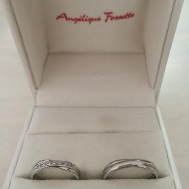 【アンジェリックフォセッテ(Angelique Fossette)の口コミ】 手が小さく指が短いので、少しボリュームのあるクロスされたデザインを選…