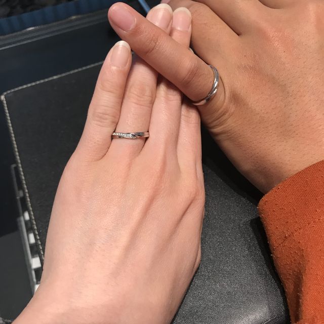 【エクセルコダイヤモンド(EXELCO DIAMOND)の口コミ】 全部で10種類近く見せていただき、装着した感覚やデザインを何度も確認し…