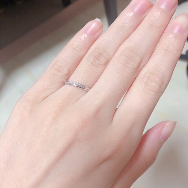 【銀座ダイヤモンドシライシの口コミ】 婚約指輪と結婚指輪を同時につけるセットリングが流行りということで、せ…