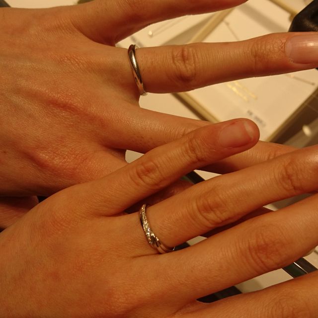 【銀座ダイヤモンドシライシの口コミ】 ２人それぞれ気に入ったデザインのものを購入したので、それぞれでブラン…