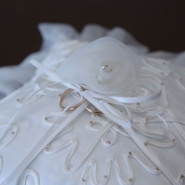 【SIENAROSE(シエナロゼ)の口コミ】 結婚指輪といえば、実用的でシンプルなデザインがイメージです。自分の親…