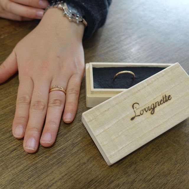 【Lovignette(ラヴィネット)の口コミ】 オーパスワンマリッジリングを選びました。オーパスワンとは、音楽用語で…
