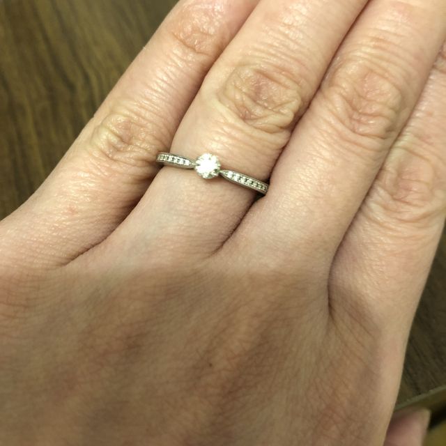 【Ponte Vecchio(ポンテヴェキオ)の口コミ】 婚約指輪はつけないでしまわれているという周りの友人の話を聞いて、
私は…