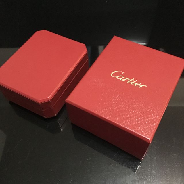【カルティエ(Cartier)の口コミ】 デザインが人と被らず、ゴールドカラーという点に惹かれました。いくつか…