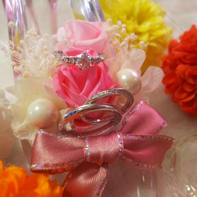 【銀座ダイヤモンドシライシの口コミ】 シンプルすぎず、毎日つけられるようなデザインです。
女性用はメレダイヤ…