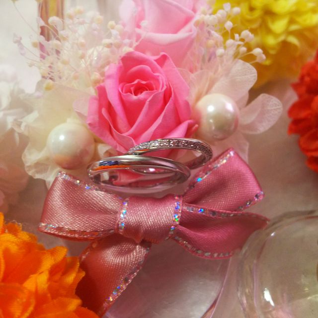 【銀座ダイヤモンドシライシの口コミ】 シンプルすぎず、毎日つけられるようなデザインです。
女性用はメレダイヤ…