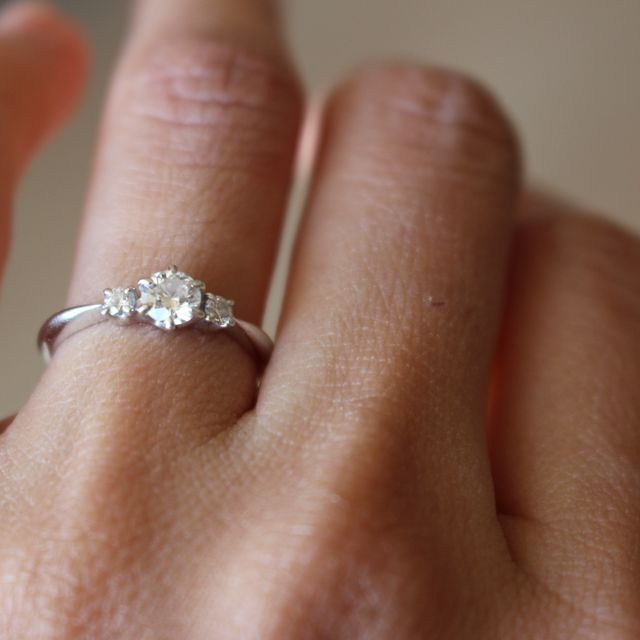 【MIKIMOTO(ミキモト)の口コミ】 リングの太さがダイアの周りにいくにつれて細くなるデザインなので、ゴテ…