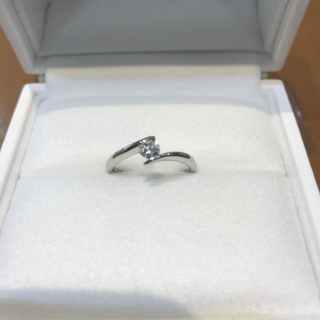 【の口コミ】 先日店舗を訪問して、いくつかの指輪を拝見させていただきました。初めて…