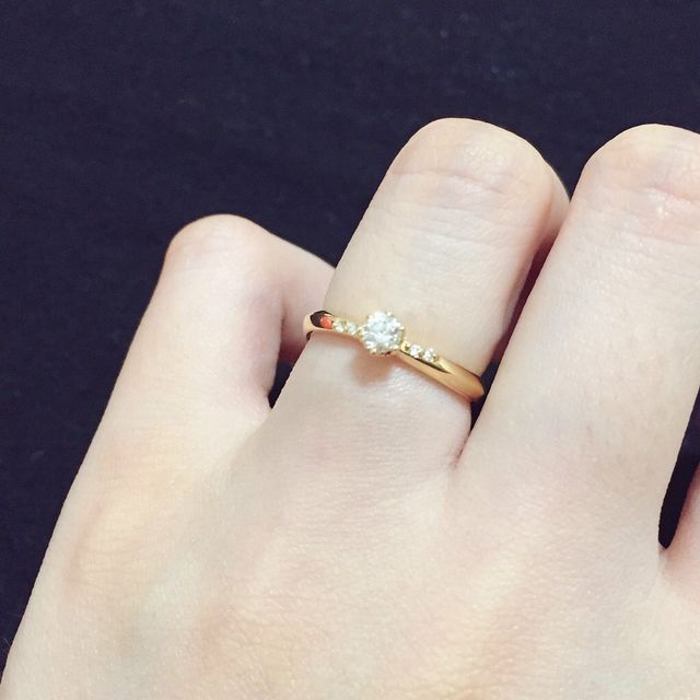 【agete(アガット)の口コミ】 ゴールドのエンゲージリングの選択肢が圧倒的に少なく、普段から愛用して…