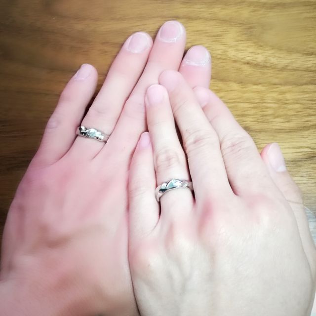 【TORAIRO(トライロ)の口コミ】 いかにも結婚指輪、は二人とも好みでなく、デザイン性の高い指輪がほしい…