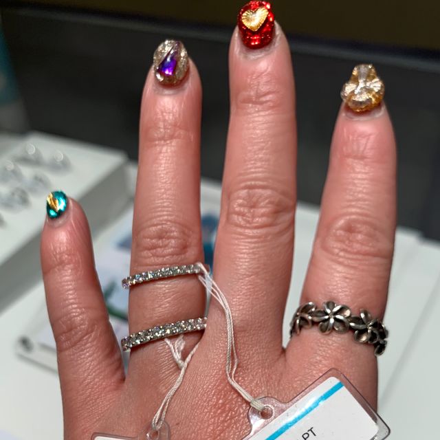 【銀座ダイヤモンドシライシの口コミ】 結婚指輪と婚約指輪、両方買うか迷っていたのですが、エタニティーリング…