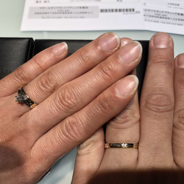 【ラザール ダイヤモンド(LAZARE DIAMOND)の口コミ】 
さらには、京都店の担当者の方の親切丁寧な対応、経験豊富なアドバイスな…