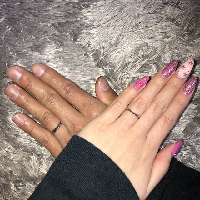 【PRIVATE BEACH(プライベートビーチ)の口コミ】 AOULIとゆうデザインは、指輪全体にデザインが彫られてないので他のデザイ…