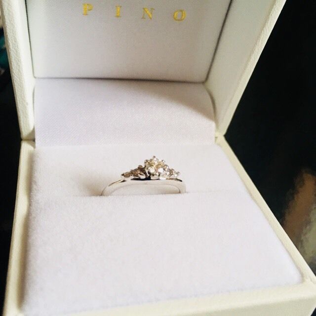 【宝寿堂(ほうじゅどう)の口コミ】 ダイヤの選び方から教えてもらいました。
予算と、素敵なダイヤを、選ぶに…