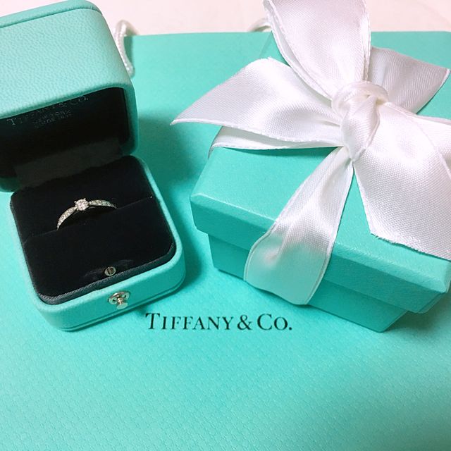 【ティファニー(Tiffany & Co.)の口コミ】 彼が選んでくれましたが、私の性格などを考えて、付けやすいように石は大…