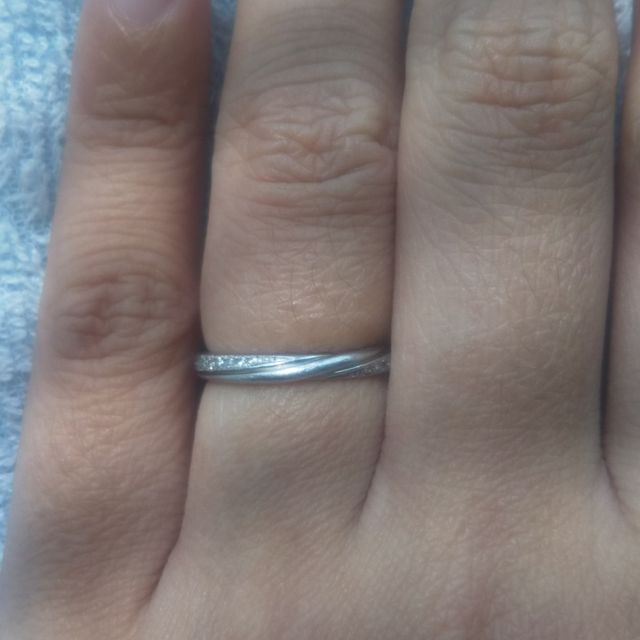 【銀座ダイヤモンドシライシの口コミ】 シンプルな指輪がよくて色んなお店に見にいきましたが、沢山の指輪をみる…