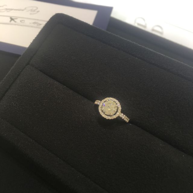 【GALA JEWELRY(ガラジュエリー)の口コミ】 国内外の色々なブランドも見ましたが、ダイヤの価値と価格で決めたいとい…