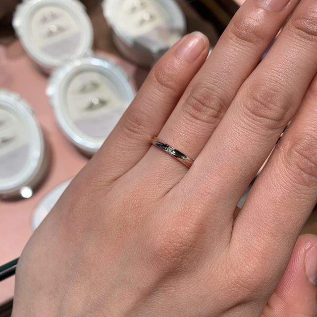 【I's stone(アイズストーン)の口コミ】 角があるデザイン性の高いカジュアルな物を3〜4件周り探していましたが、…