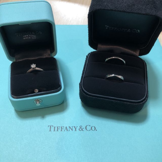 【ティファニー(Tiffany & Co.)の口コミ】 婚約指輪がティファニーのセッティングだったので、結婚指輪もティファニ…
