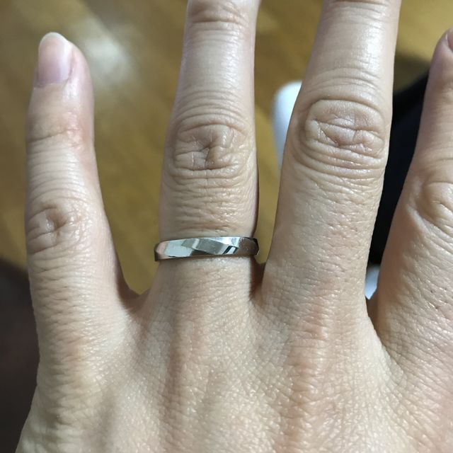 【ラザール ダイヤモンド(LAZARE DIAMOND)の口コミ】 もともと欲しいデザインが、動きのあるものであったか、そのイメージがぴ…