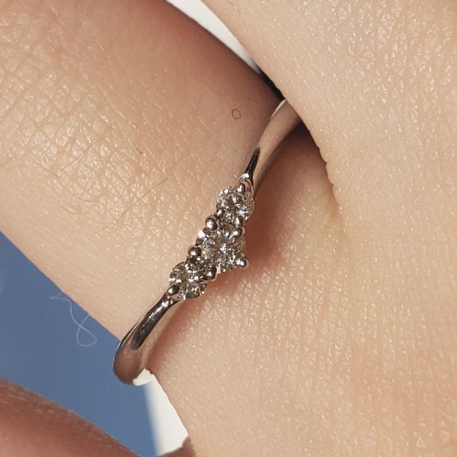 【ケイウノ ブライダル(K.UNO BRIDAL)の口コミ】 ストレートタイプのリングでしっかりとしたつけ心地だったのが決め手です…