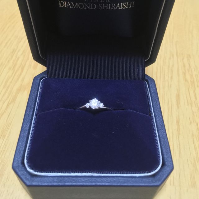【銀座ダイヤモンドシライシの口コミ】 ダイヤモンドがとても綺麗だったので、まずそこに惹かれました。リングの…