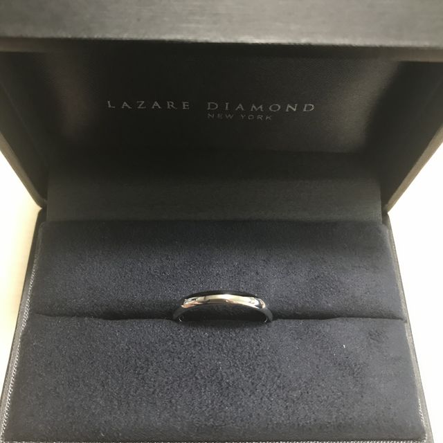 【ラザール ダイヤモンド(LAZARE DIAMOND)の口コミ】 新郎結婚指輪は、THE結婚指輪、のようなシンプルなものが良いというイメー…