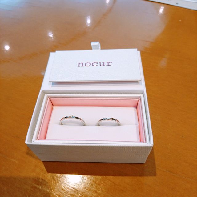 【nocur(ノクル)の口コミ】 指輪全体の色はシルバーなのですが、ワンポイントでピンクゴールドが入っ…