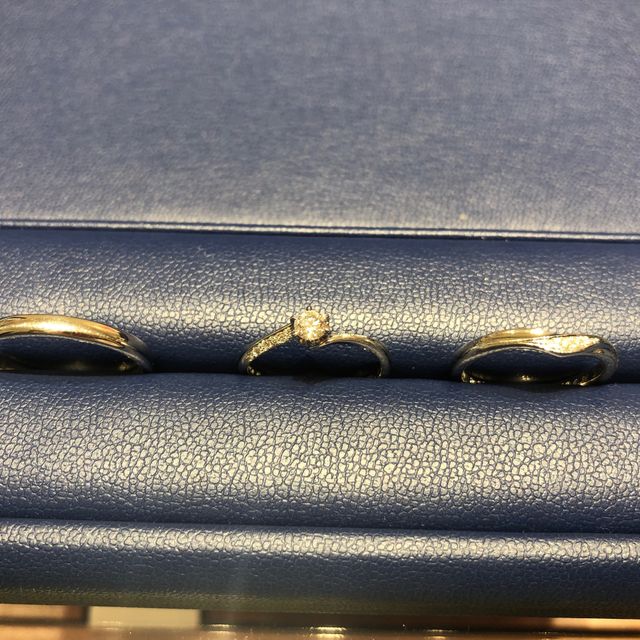 【銀座ダイヤモンドシライシの口コミ】 婚約指輪は、値段とデザインとお花の名前がついた商品名だったので選びま…