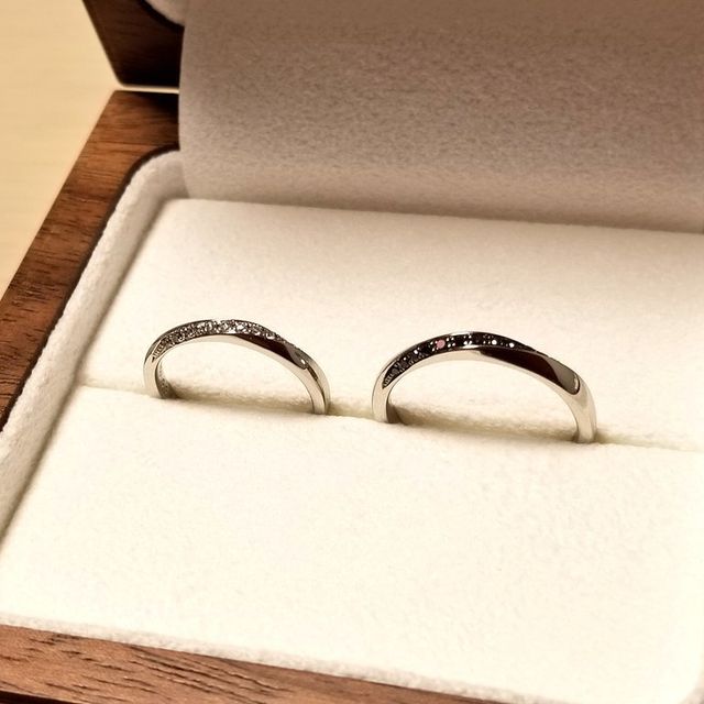 【Ponte Vecchio(ポンテヴェキオ)の口コミ】 男性用にブラックダイヤがついているのが決め手で、彼が気に入ったものに…