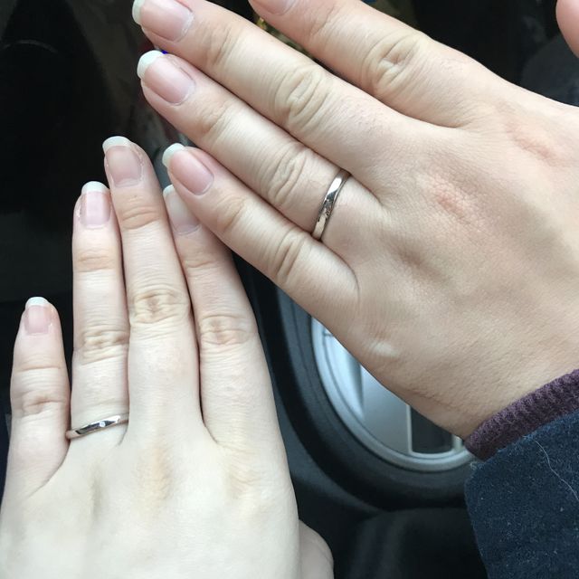 【アイプリモ(I-PRIMO)の口コミ】 パッと見はストレートに見えますが、実際はウェーブです。
プラチナで女性…