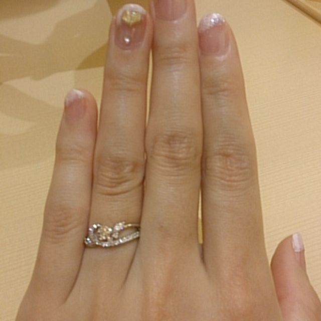 【Mariage ent(マリアージュエント)の口コミ】 個性的なデザインの指輪が良かったのでこの指輪にしました。
そこから自分…