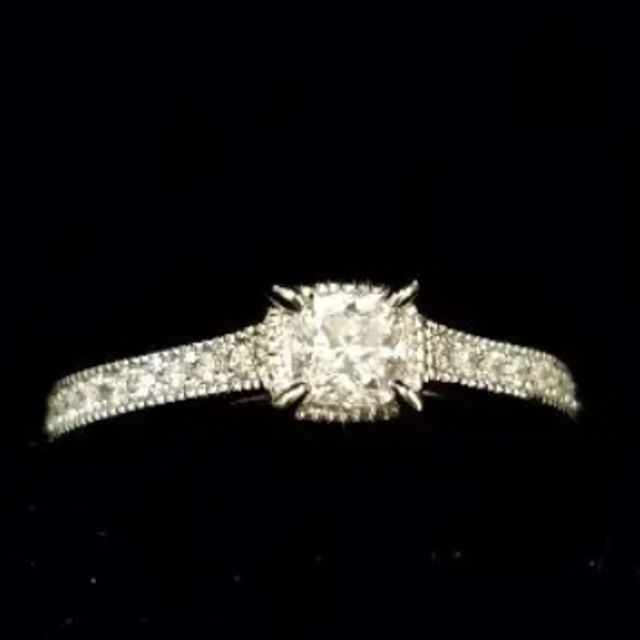 【エクセルコダイヤモンド(EXELCO DIAMOND)の口コミ】 お直しに伺いました。引越しで保証書を無くしたので事前に東京のカスタマ…