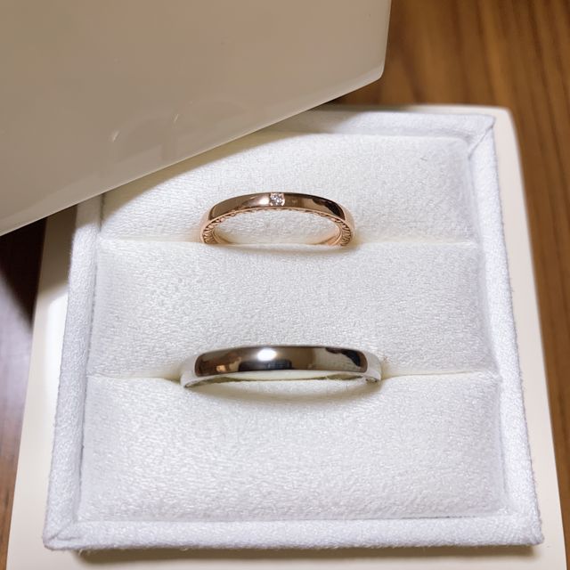 【LUCIE(ルシエ)の口コミ】 指輪のデザインはもう直感でコレって決まりました！
スクエアのダイヤの形…