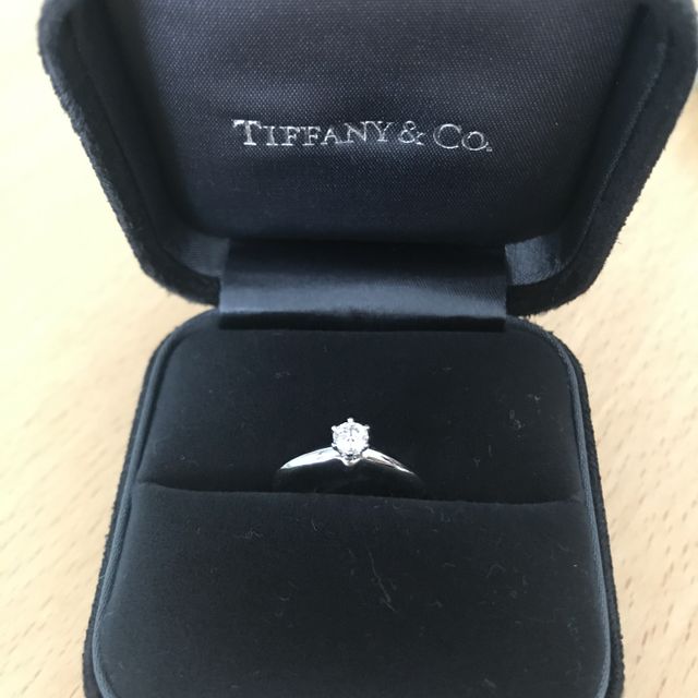 【ティファニー(Tiffany & Co.)の口コミ】 旦那さんからのサプライズのため決め手はわかりませんが、でも有名で、婚…